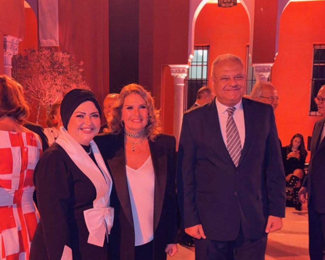 تكريم يسرا في السفارة الفرنسية تكريم يسرا في السفارة الفرنسية