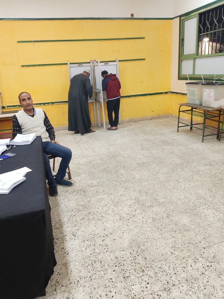 توافد المواطنين (1) توافد المواطنين (1)