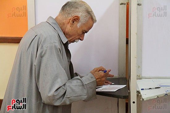 الادلاء بالاصوات ف اليوم الاول للانتخابات (2)