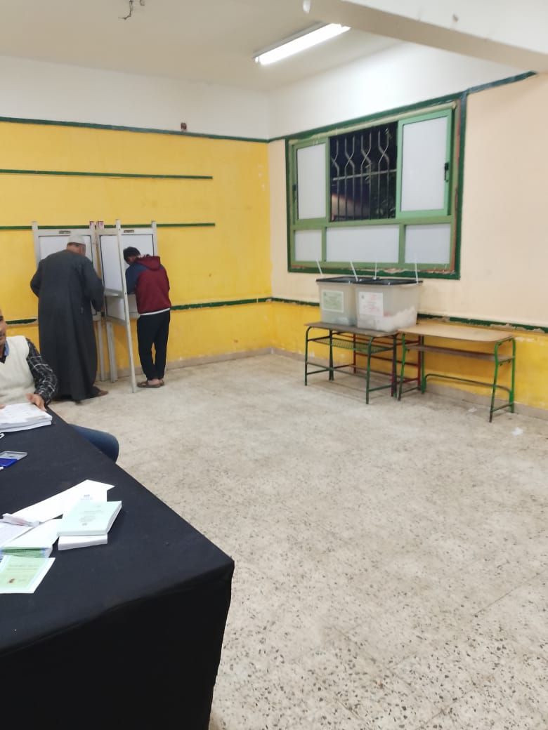 توافد المواطنين (2) توافد المواطنين (2)