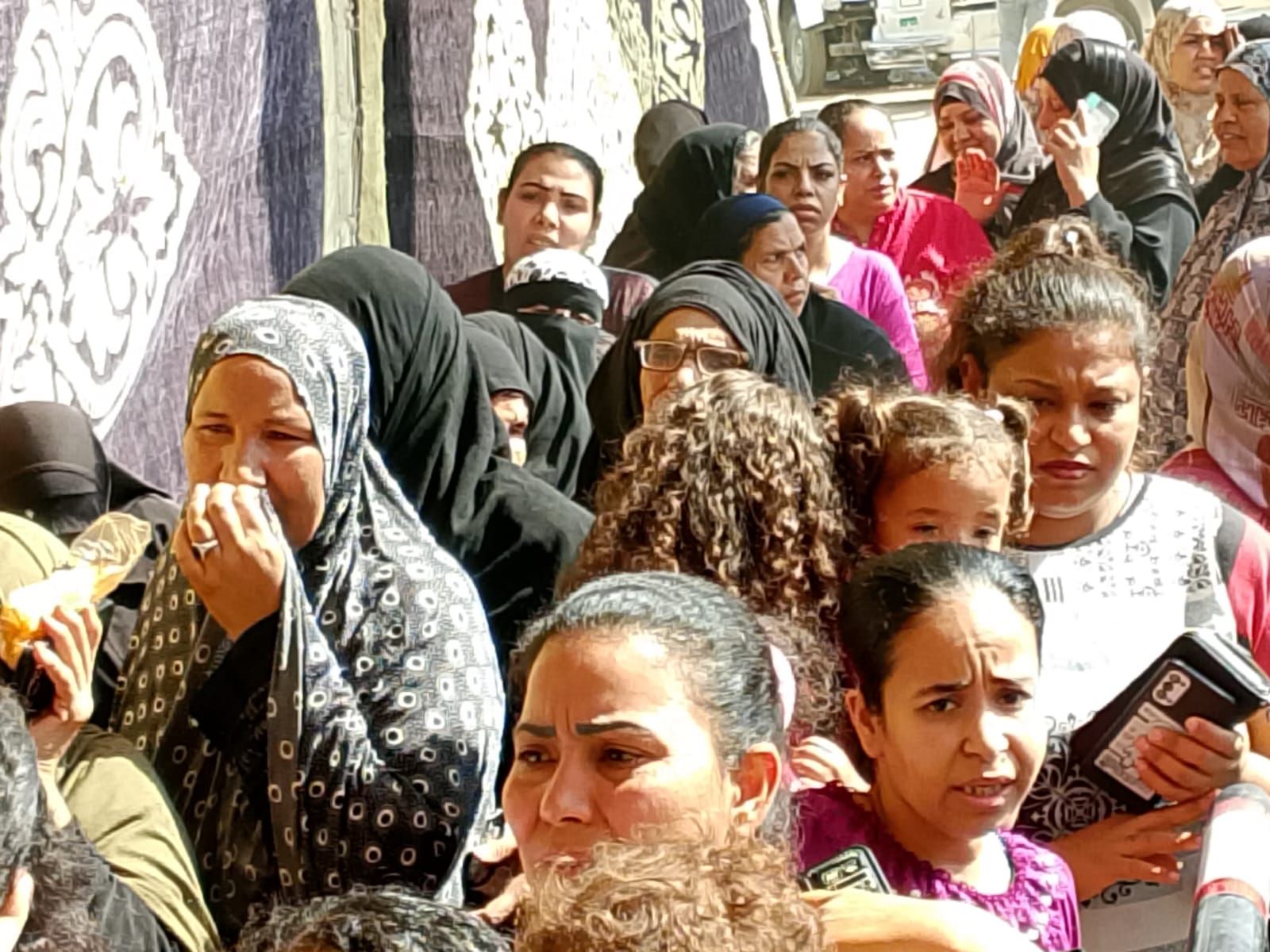 طابور السيدات طابور السيدات