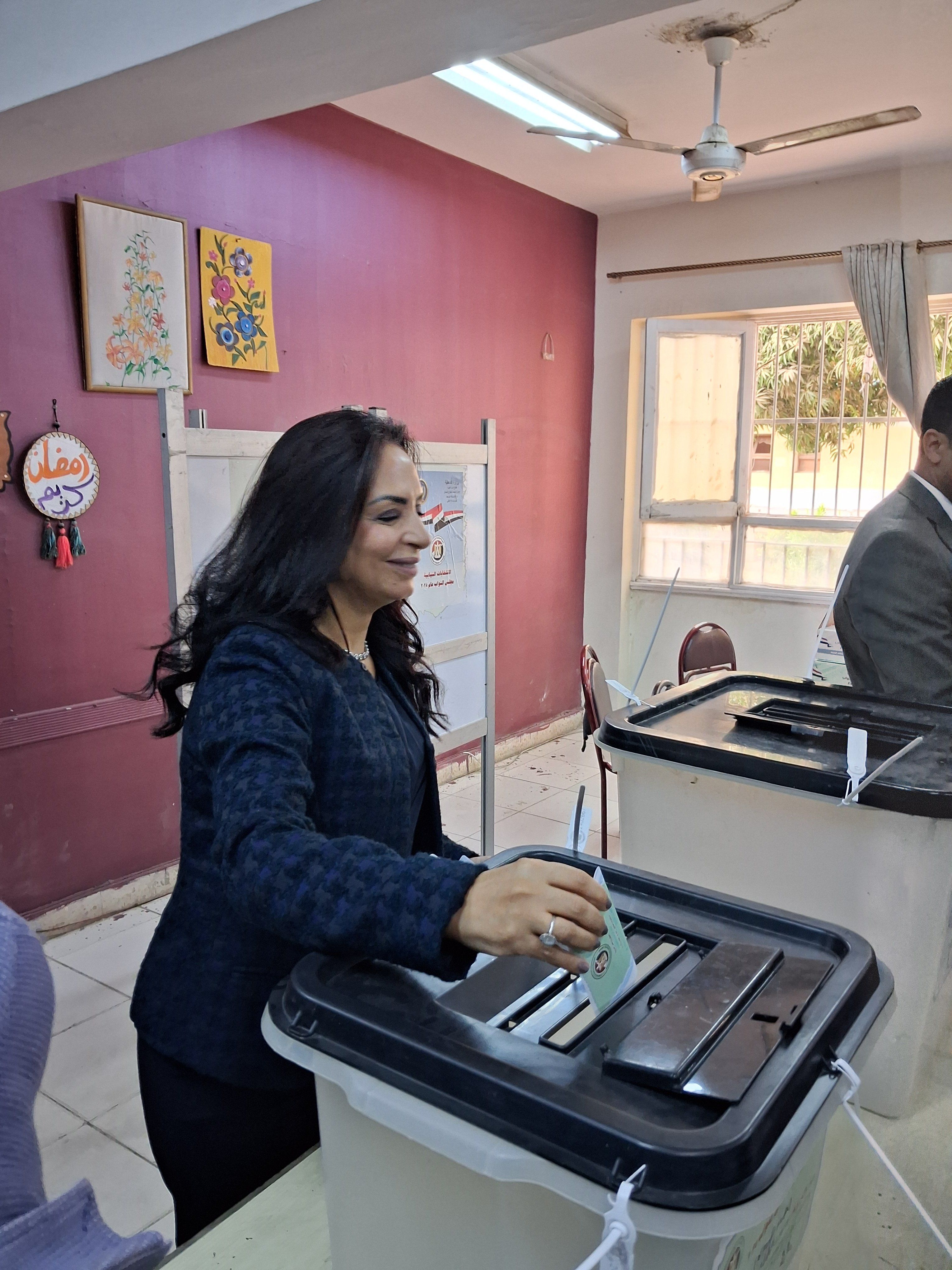 وزيرة التضامن الاجتماعي تدلي بصوتها في انتخابات مجلس النواب وزيرة التضامن الاجتماعي تدلي بصوتها في انتخابات مجلس النواب