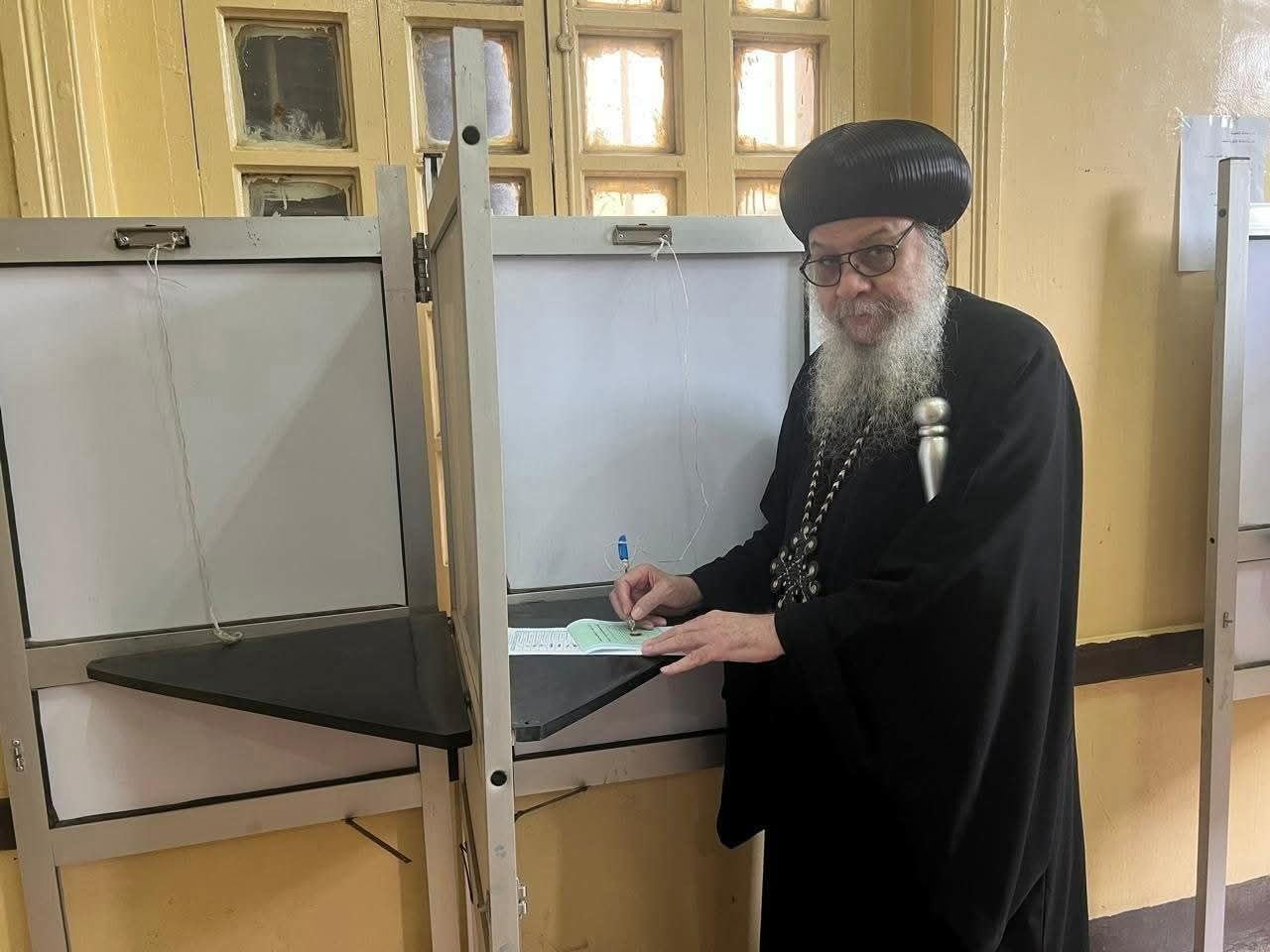 الأنبا أغاثون خلال مشاركته