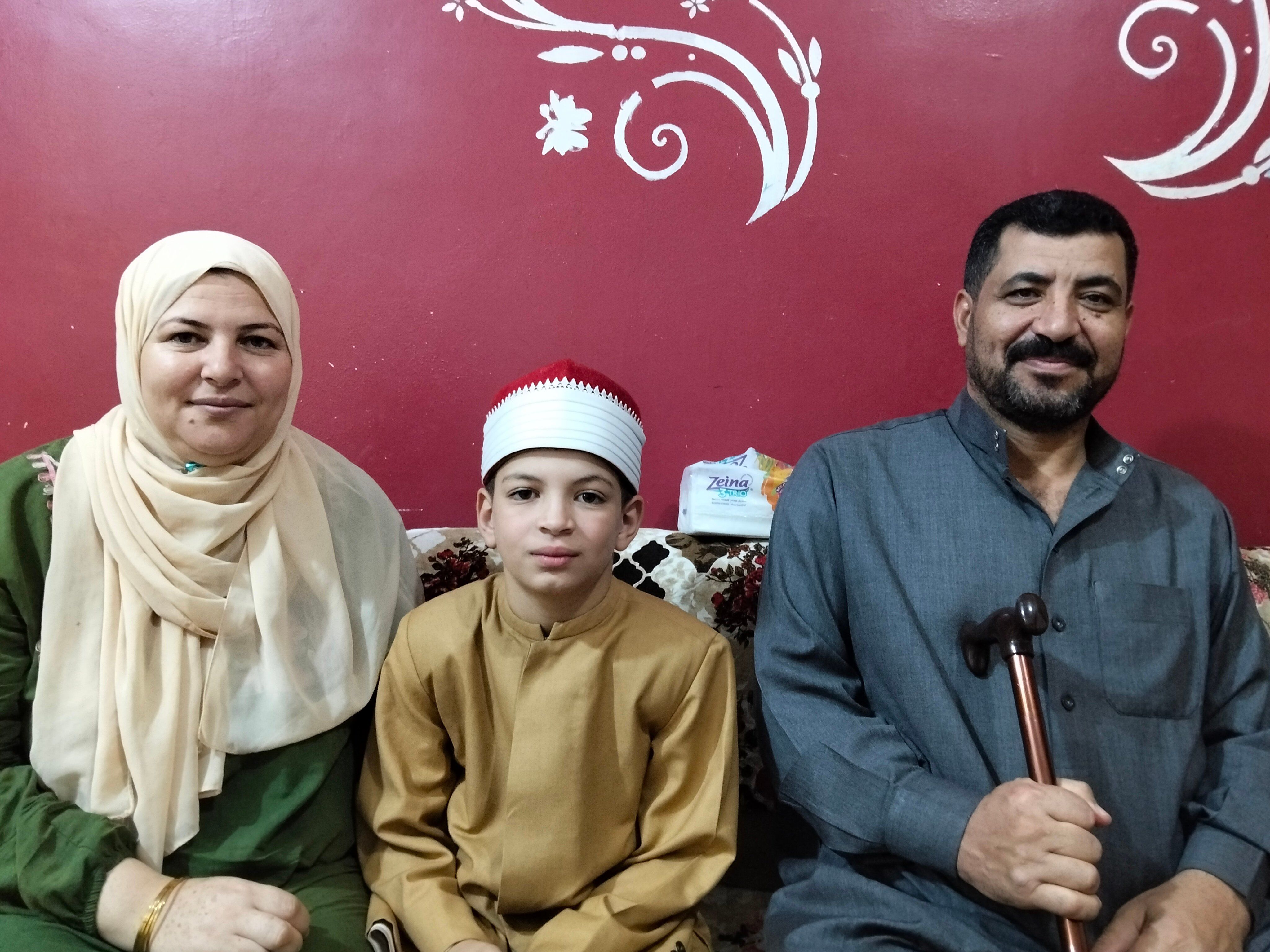 محمد مع والديه