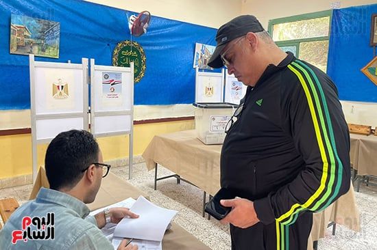 الفنان تامر عبد المنعم يدلى بصوته فى انتخابات مجلس النواب الفنان تامر عبد المنعم يدلى بصوته فى انتخابات مجلس النواب