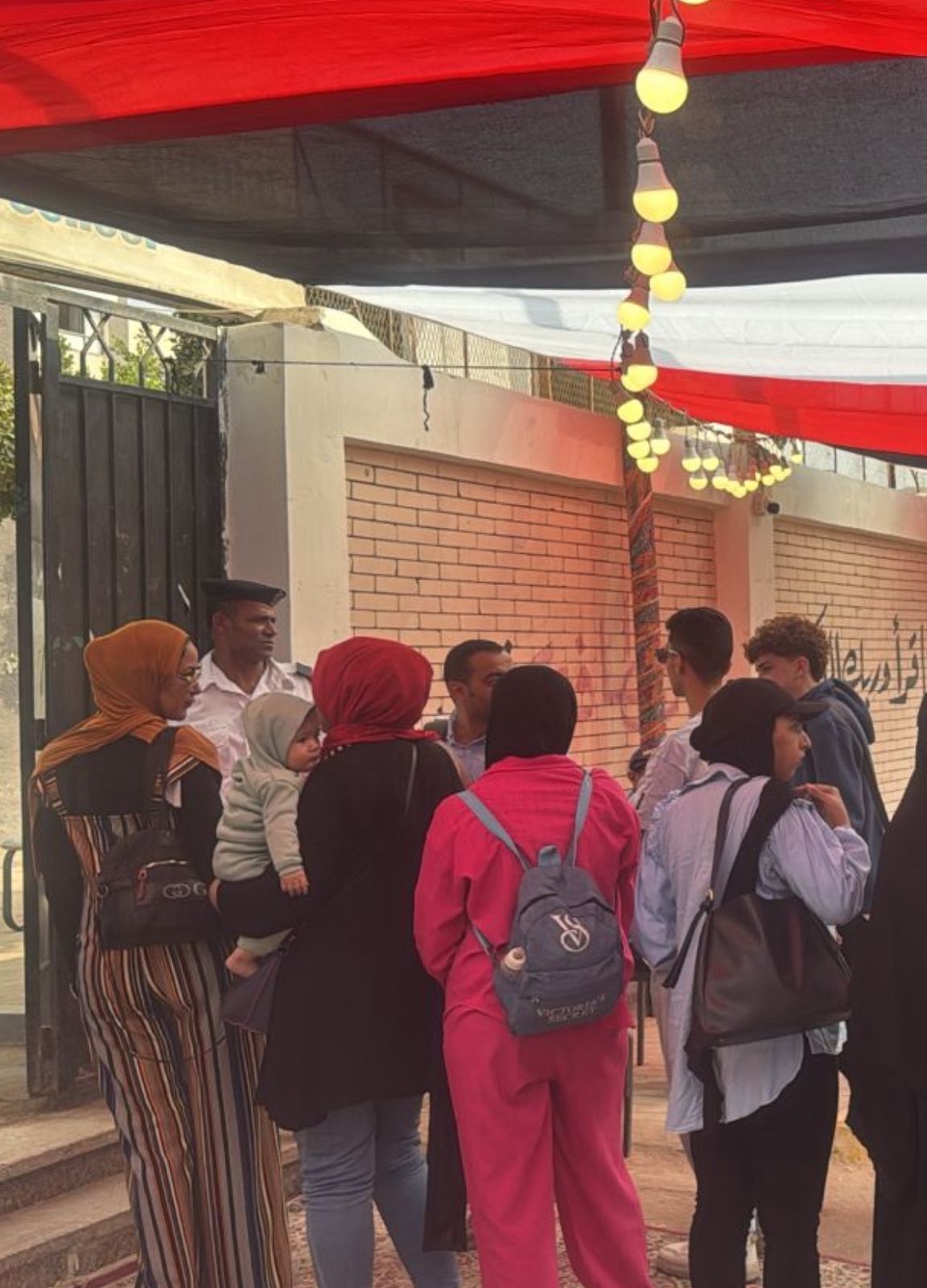 لجان حدائق اكتوبر والفردوس والرماية تشهد إقبالا للتصويت بانتخابات النواب (2) لجان حدائق اكتوبر والفردوس والرماية تشهد إقبالا للتصويت بانتخابات النواب (2)