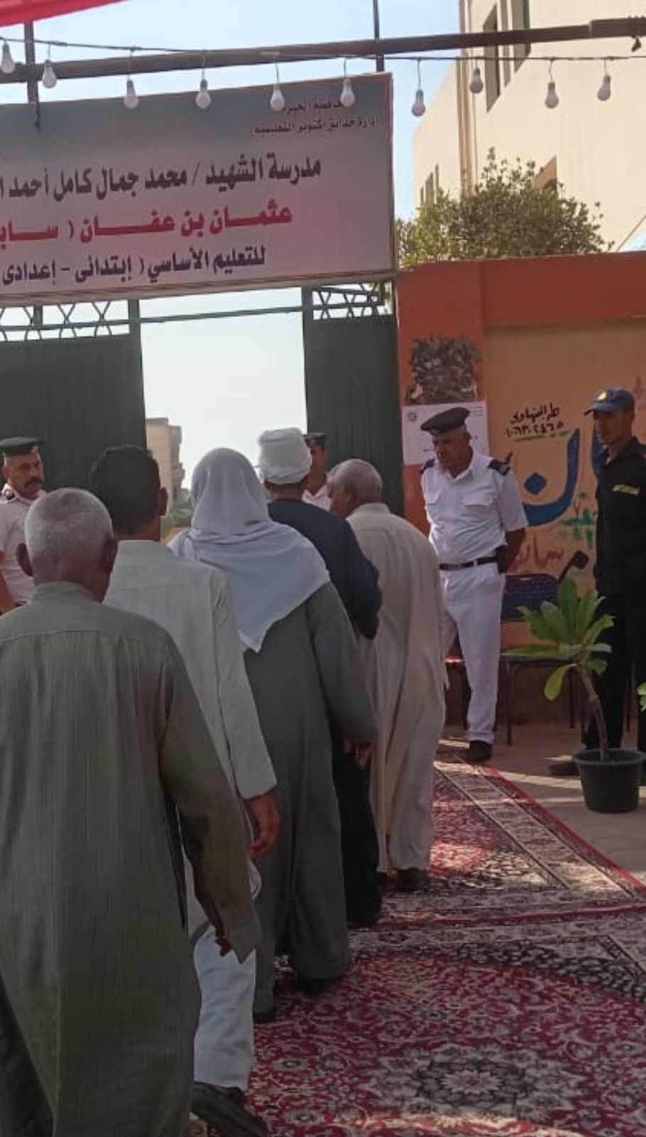 لجان حدائق اكتوبر والفردوس والرماية تشهد إقبالا للتصويت بانتخابات النواب (4) لجان حدائق اكتوبر والفردوس والرماية تشهد إقبالا للتصويت بانتخابات النواب (4)