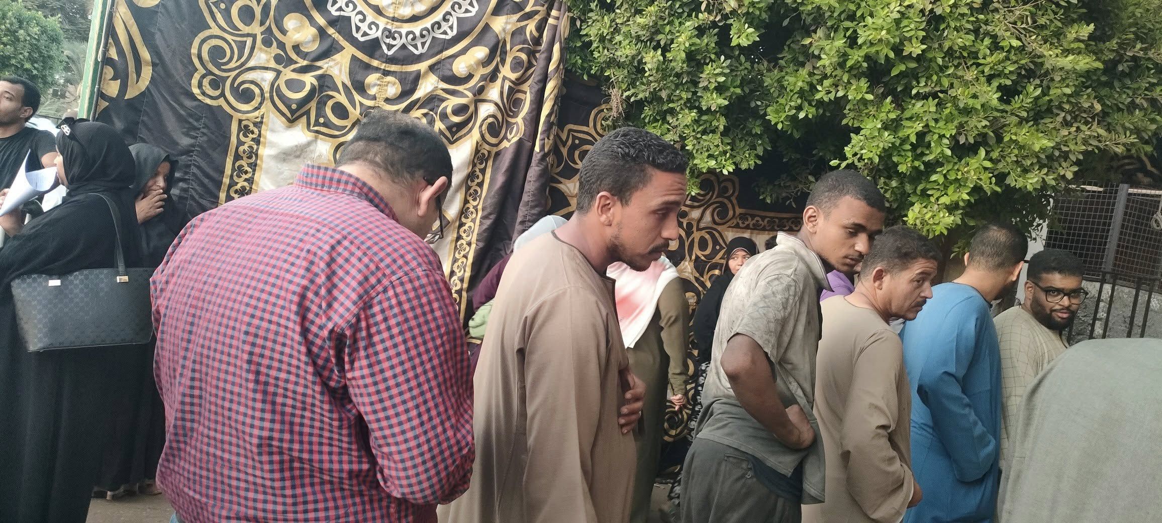 جانب من توافد المواطنين على لجان الانتخابات باليوم الثانى