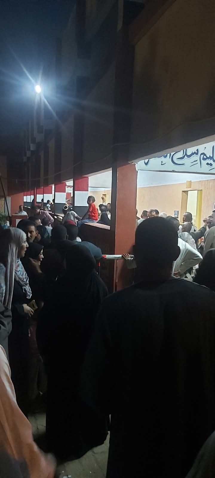 زحام شديد بلجان ادفو