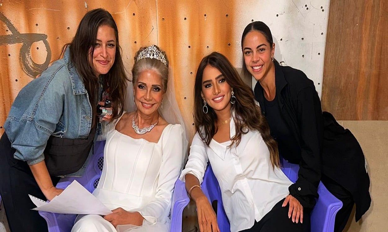 زينة مديرة كوافير تقع بين الحب والقيود الاجتماعية في بنات الباشا (3) زينة مديرة كوافير تقع بين الحب والقيود الاجتماعية في بنات الباشا (3)