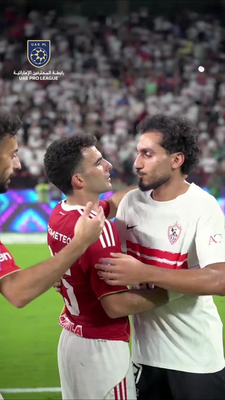 جانب من مصافحة زيزو للاعبين