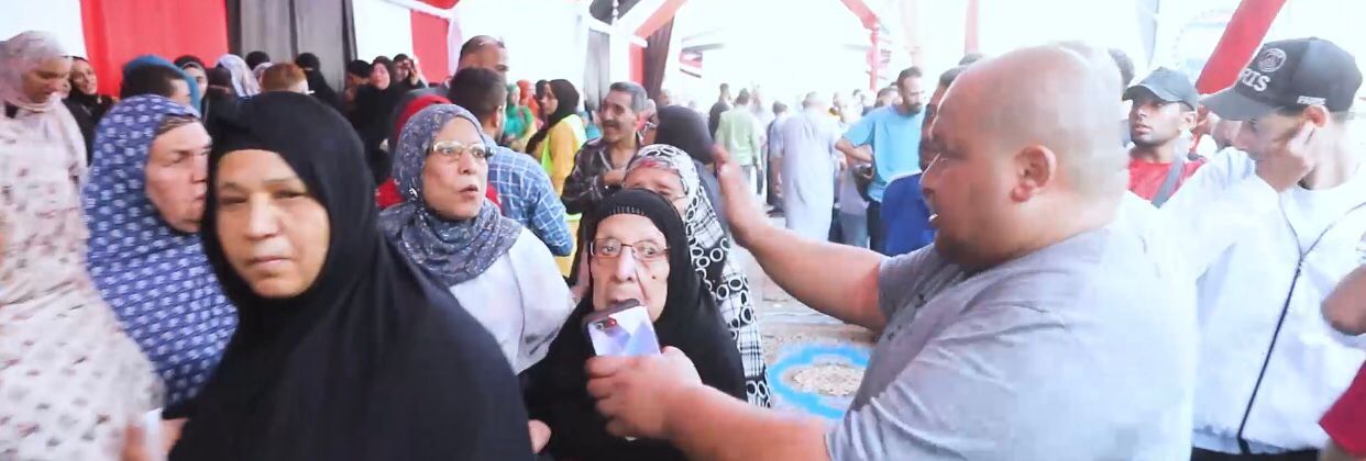 زحام أمام لجان العجوزة في اليوم الأول للتصويت وسط أجواء احتفالية (1) زحام أمام لجان العجوزة في اليوم الأول للتصويت وسط أجواء احتفالية (1)