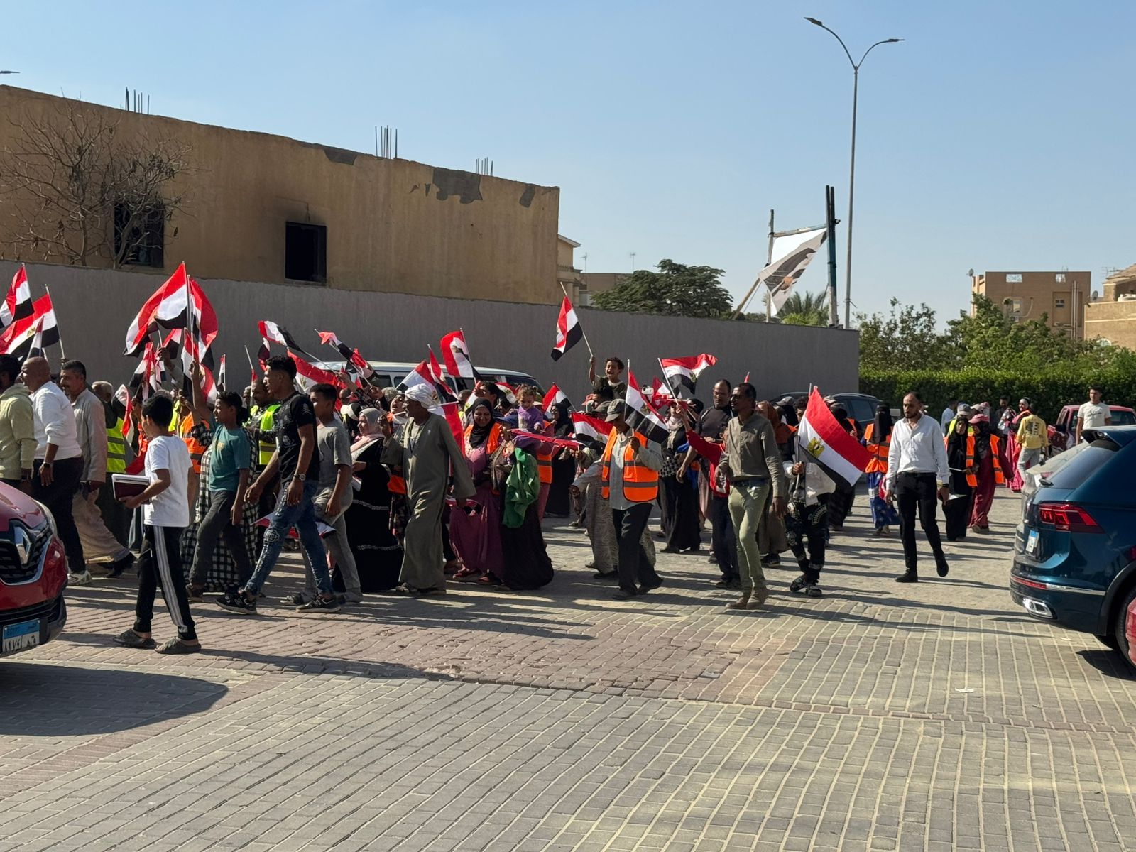 رفع اعلام امام اللجان رفع اعلام امام اللجان