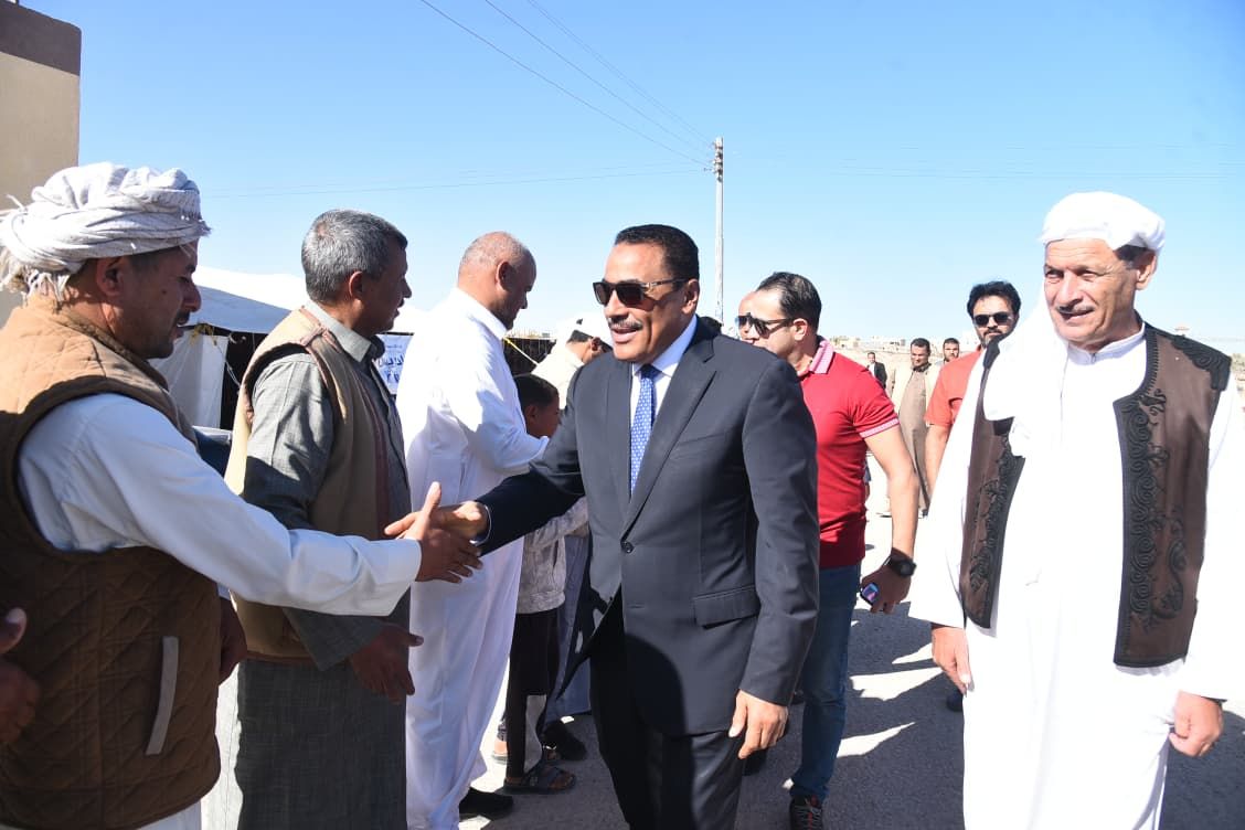 محافظ مطروح يتفقد لجنة قرية الجراولة محافظ مطروح يتفقد لجنة قرية الجراولة
