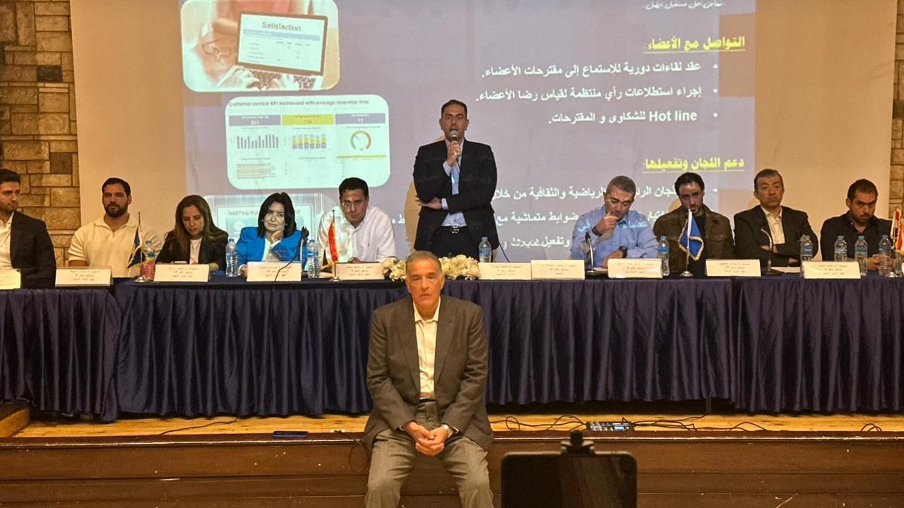 جانب من الندوة جانب من الندوة