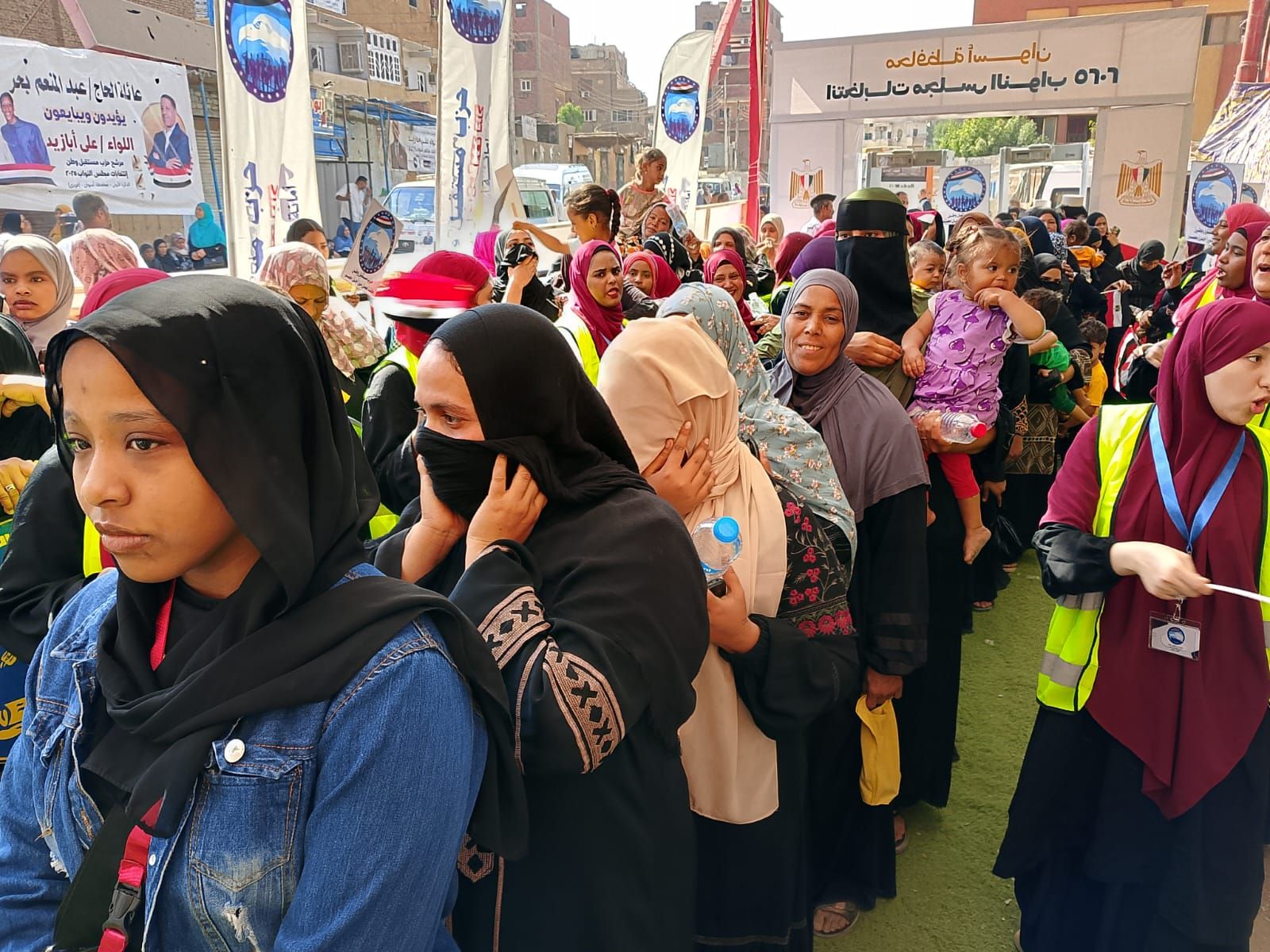 السيدات والفتيات يتصدرن المشهد