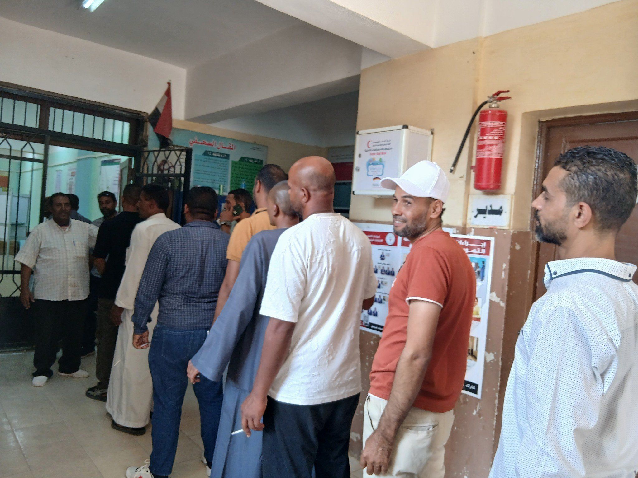 طوابير الشباب والكبار تتوافد على لجان البياضية