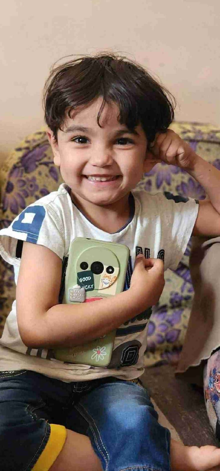 الطفل المصاب (4) الطفل المصاب (4)