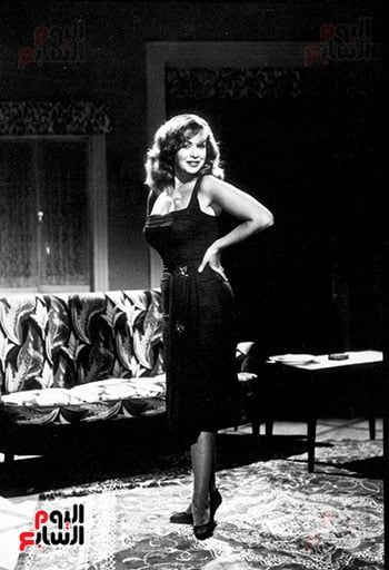 هند رستم بفستان داكن هند رستم بفستان داكن