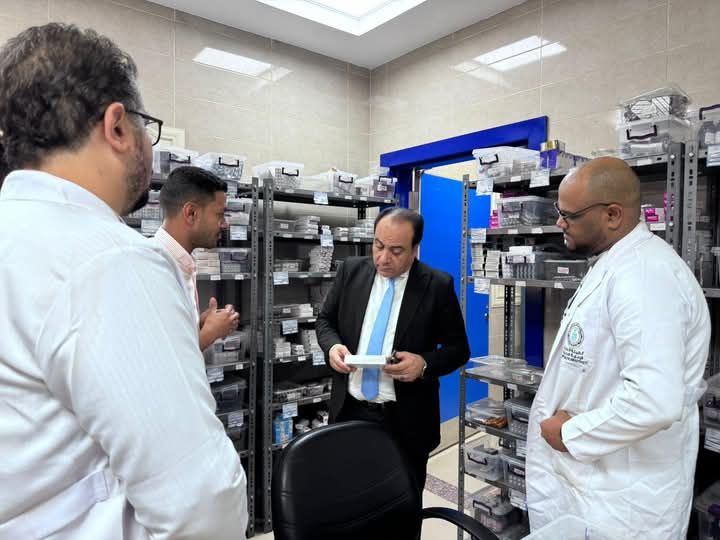 متابعة كافة الأقسـام الطبيـة بالمركز متابعة كافة الأقسـام الطبيـة بالمركز