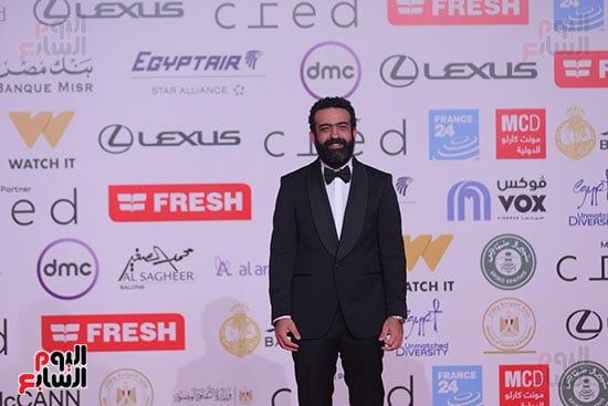 المخرج ماندو العدل المخرج ماندو العدل