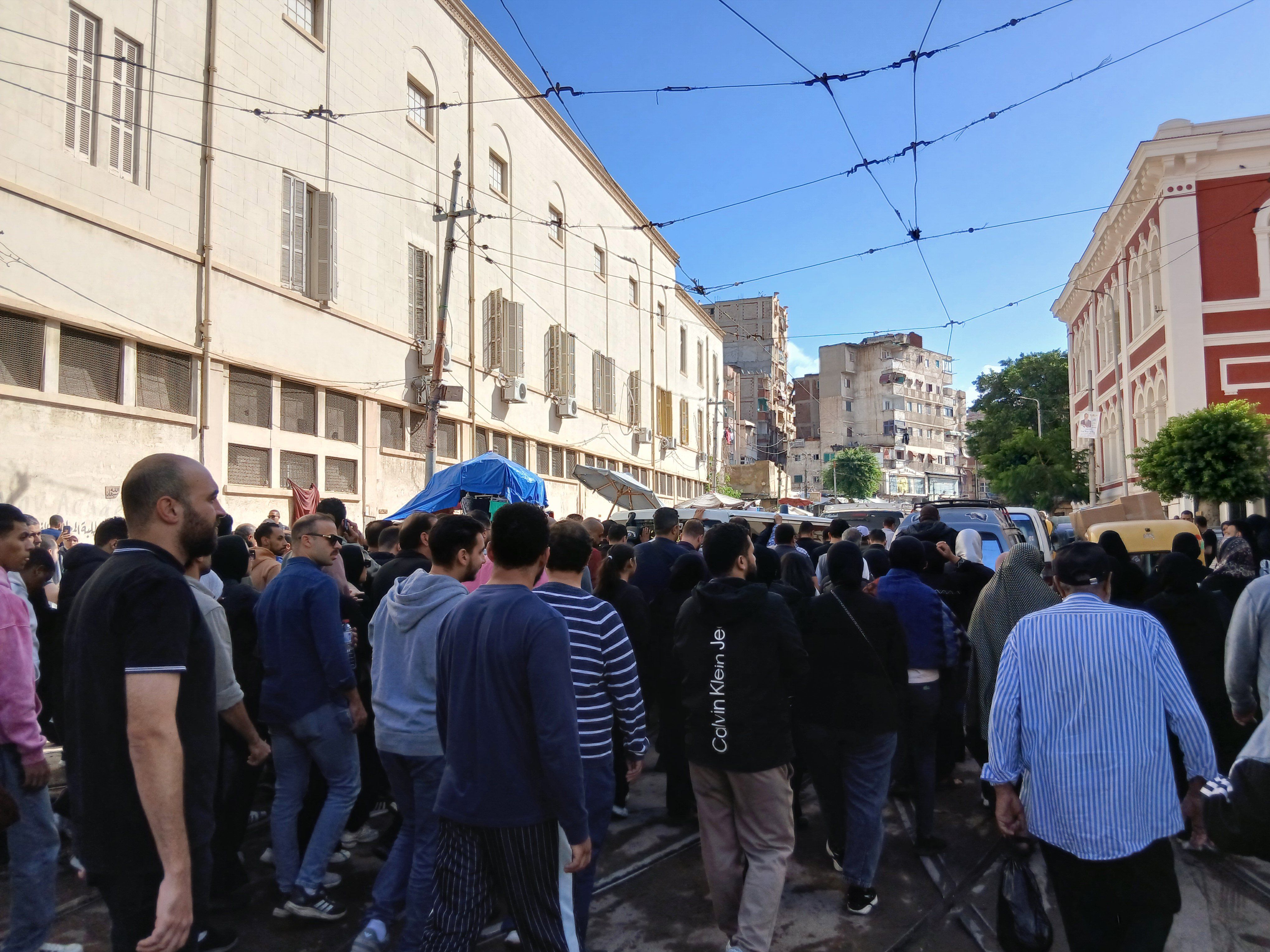 تشيع جثمان المهندس المقتول في الإسكندرية تشيع جثمان المهندس المقتول في الإسكندرية