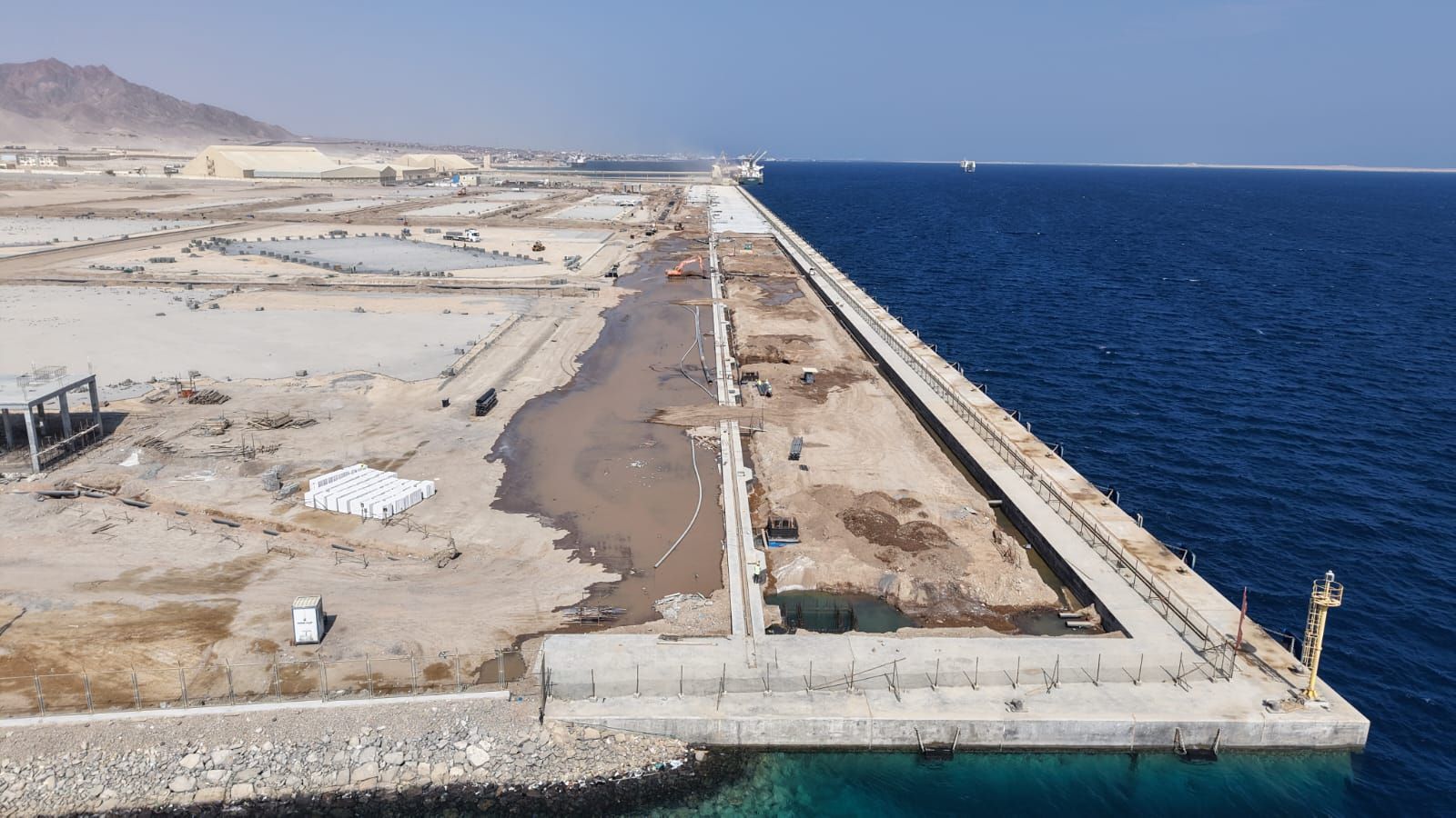 محطة متعددة الأغراض بميناء سفاجا البحري محطة متعددة الأغراض بميناء سفاجا البحري