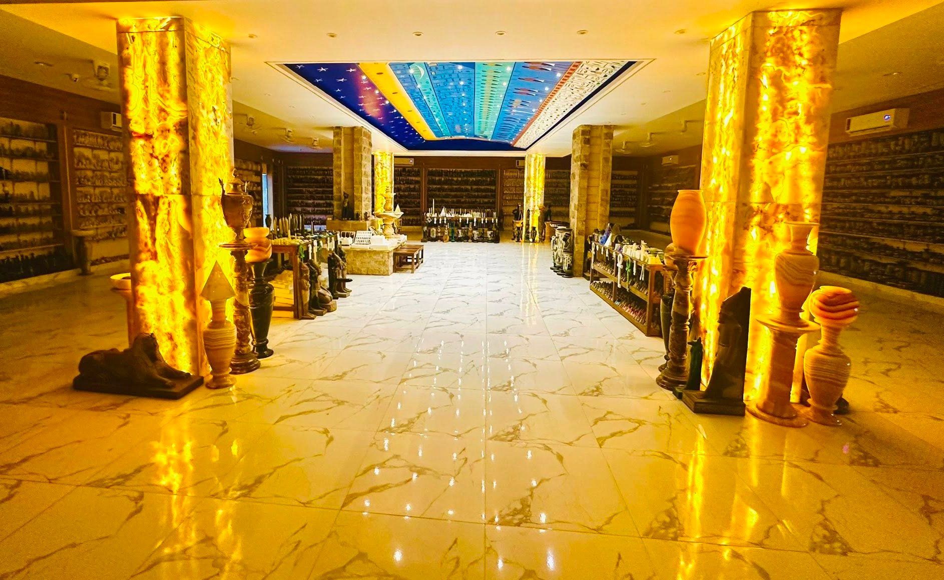 تصميمات مميزة فى معارض التحف والألباستر غرب الأقصر تصميمات مميزة فى معارض التحف والألباستر غرب الأقصر