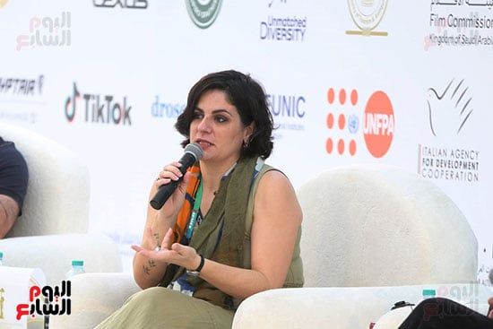 سارة مانسانيت رويو، سارة مانسانيت رويو،