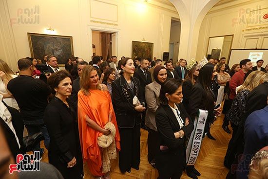 منة فضالى بين الحضور منة فضالى بين الحضور