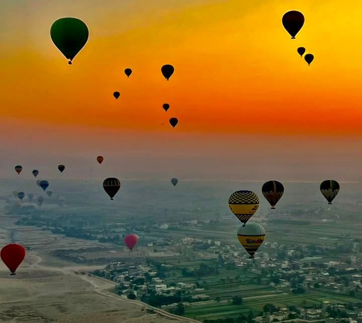 عودة تحليق البالون الطائر للتحليق بخروج 65 رحلة على متنها 1800 سائح بالأقصر عودة تحليق البالون الطائر للتحليق بخروج 65 رحلة على متنها 1800 سائح بالأقصر