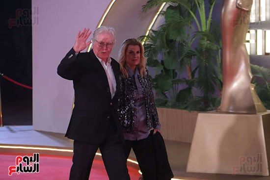 الفنان حسين فهمى وحرمه الفنان حسين فهمى وحرمه