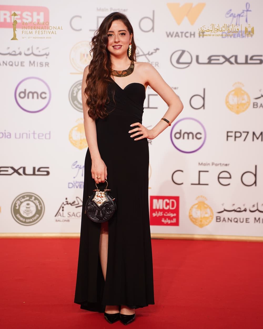 سارة نور باطلالة جذابة علي ريد كاربت (2) سارة نور باطلالة جذابة علي ريد كاربت (2)