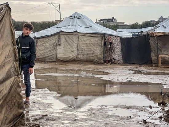 غزة تشهد هطول أمطار غزيرة غزة تشهد هطول أمطار غزيرة