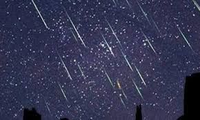 فلكية جدة: ذروة شهب الثوريات الشمالية تضيء سماء المملكة