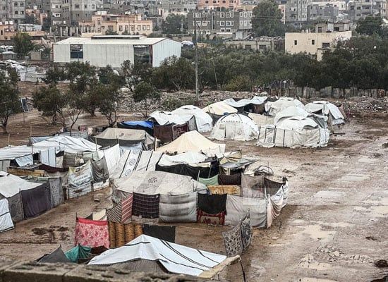 غرق الخيام فى مياه الأمطار غرق الخيام فى مياه الأمطار