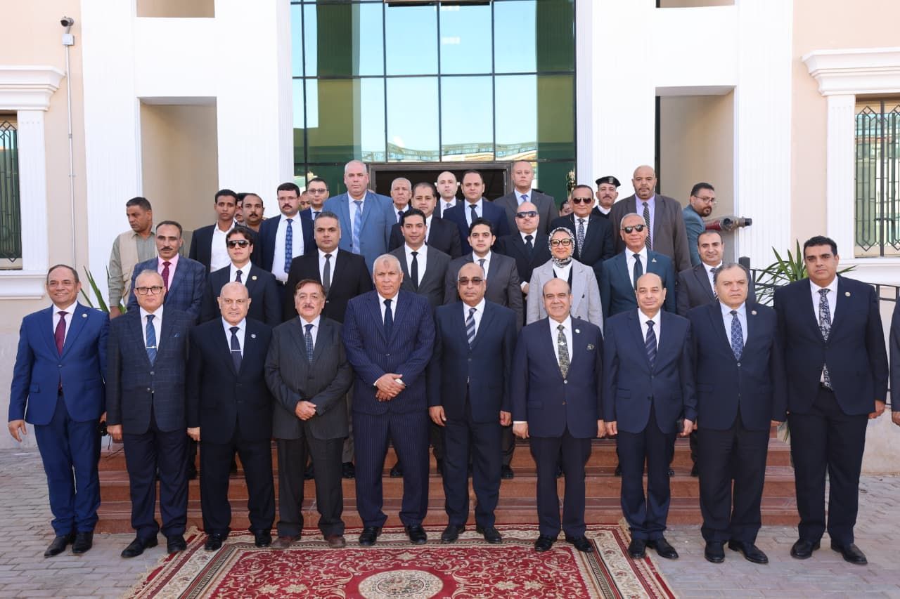 وزير العدل يفتتح مقر هيئتي قضايا الدولة والنيابة الإدارية (2) وزير العدل يفتتح مقر هيئتي قضايا الدولة والنيابة الإدارية (2)