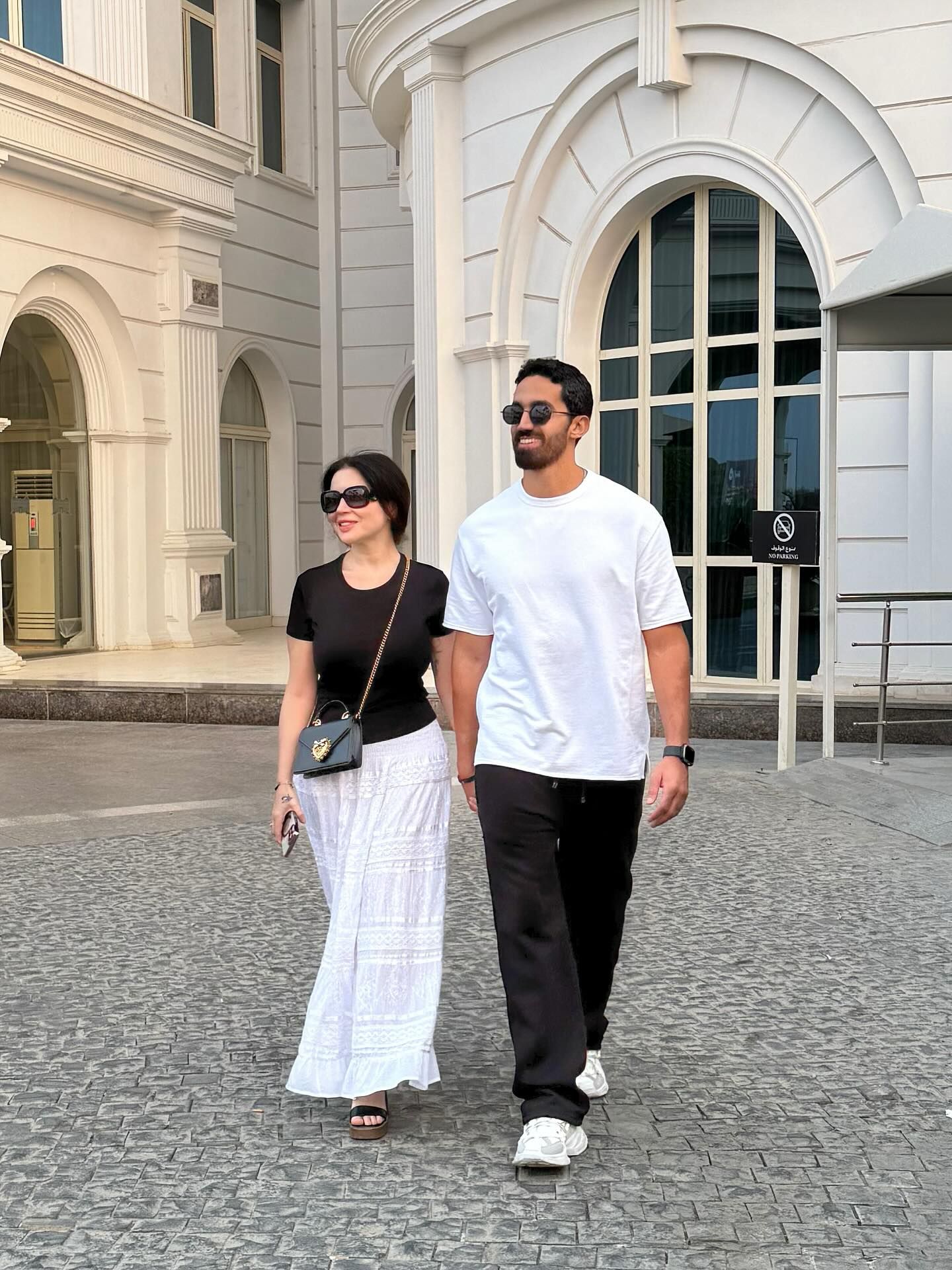 مي عز الدين وزوجها أحمد تيمور مي عز الدين وزوجها أحمد تيمور