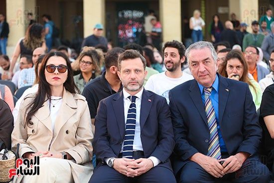 الجمهور في ندوة المخرج الكبير نوري بيلجي جيلان الجمهور في ندوة المخرج الكبير نوري بيلجي جيلان