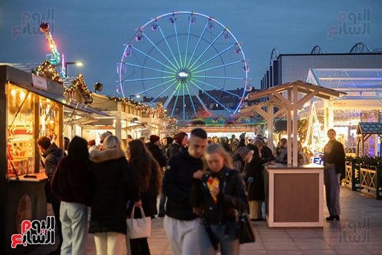 إقبال على سوق عيد الميلاد فى بوزانا إقبال على سوق عيد الميلاد فى بوزانا