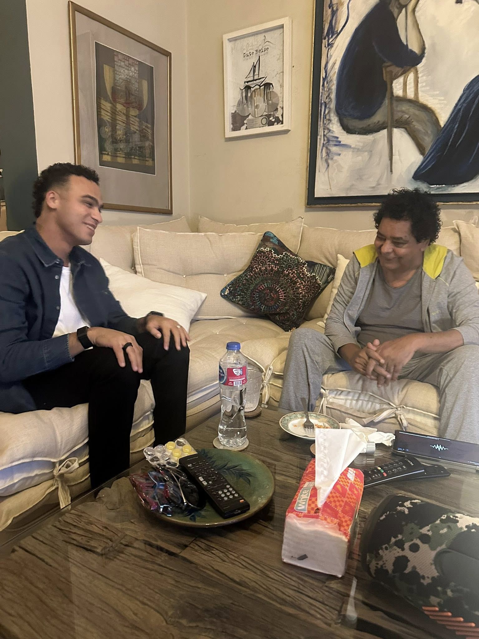 جلسة مصطفى حدوته ومحمد منير جلسة مصطفى حدوته ومحمد منير