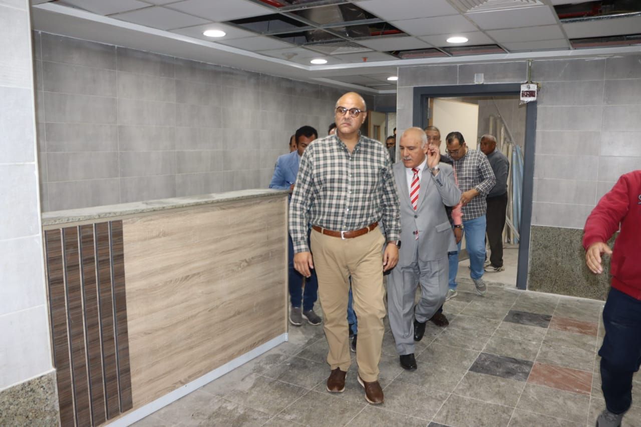 خلال الجولة بالمستشفى خلال الجولة بالمستشفى