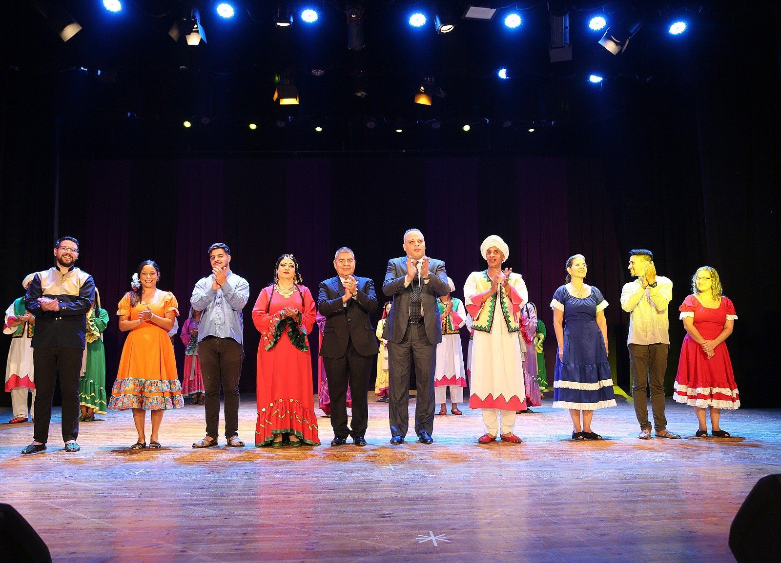 8ab65772-c3dd-4f38-99dc-631e9fe44f6e 8ab65772-c3dd-4f38-99dc-631e9fe44f6e