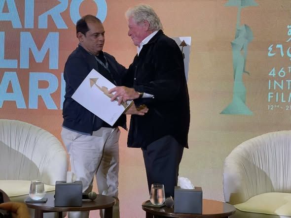 حسين فهمي وحكمت البيضانى حسين فهمي وحكمت البيضانى