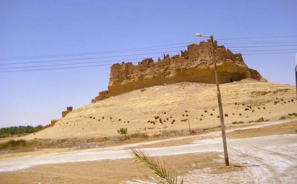 الحصن الاثرية - قارة ام الصغير الحصن الاثرية - قارة ام الصغير