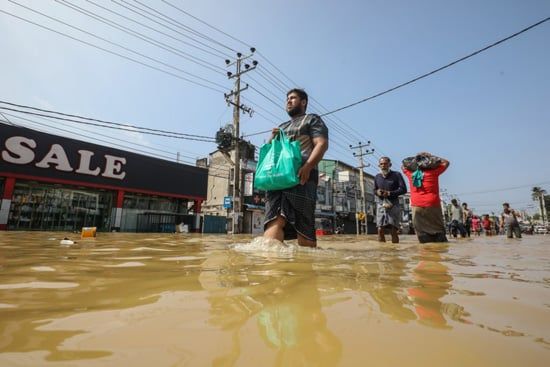 فيضانات تجتاح عاصمة سريلانكا (3) فيضانات تجتاح عاصمة سريلانكا (3)