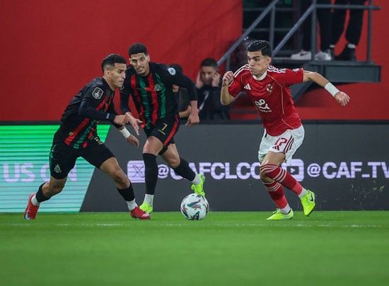 بن شرقى خلال المباراة