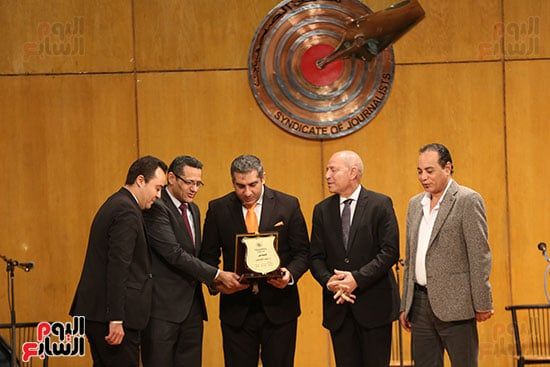 حفل جائزة التفوق الصحفي عقب عودة الزملاء من أداء العمرة (35)