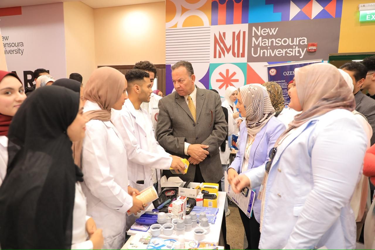 عرض الطلاب اخر مستجدات تصنيع الانسولين