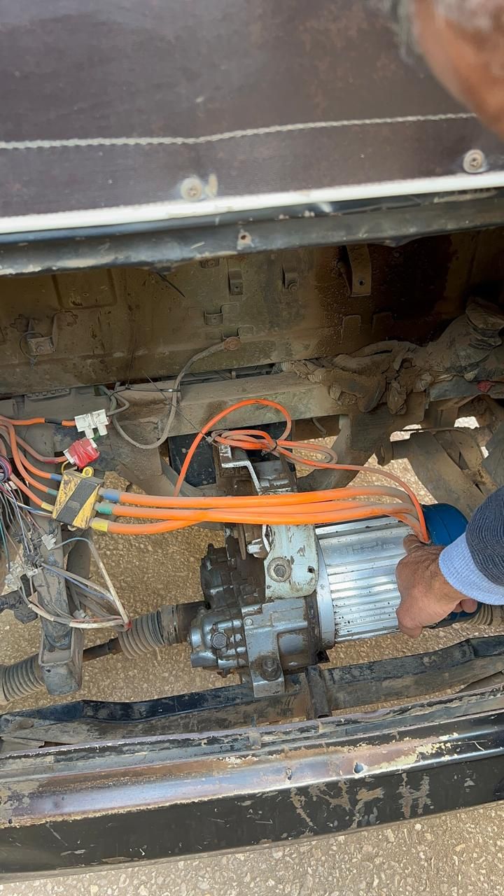 الماتور الكهربائي الذي قام بتركيبة الماتور الكهربائي الذي قام بتركيبة